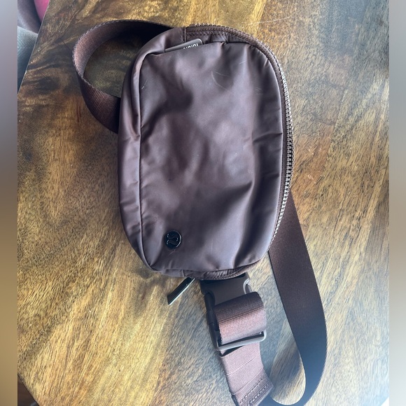Brown Lululemon belt bag - Picture 3 of 3